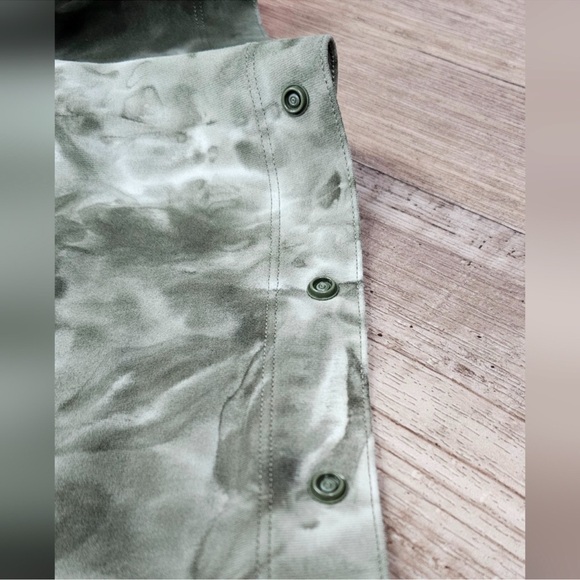 Lululemon Customizable Snap Scarf - Picture 10 of 13